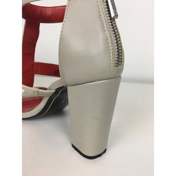 Charles Jourdan Club Heel - Picture 6 of 11